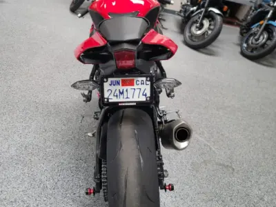 2019 Yamaha R1