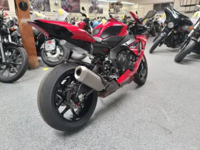 2019 Yamaha R1