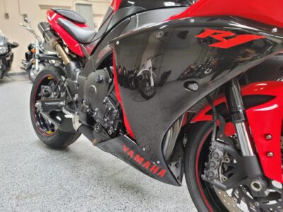 2013 Yamaha R1 RAVEN