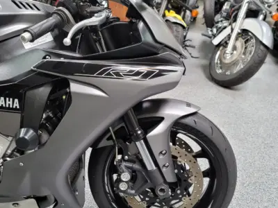 2016 Yamaha R1