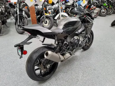2016 Yamaha R1