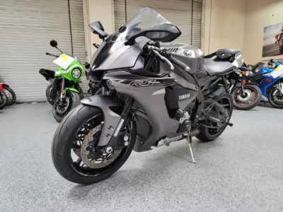 2016 Yamaha R1