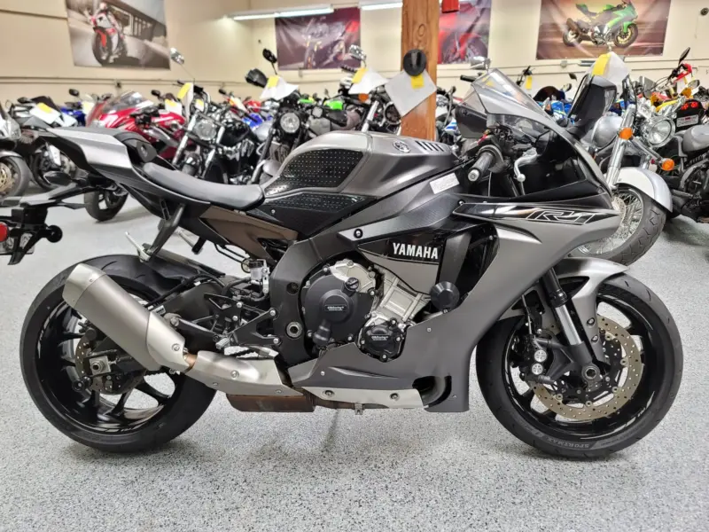 2016 Yamaha R1