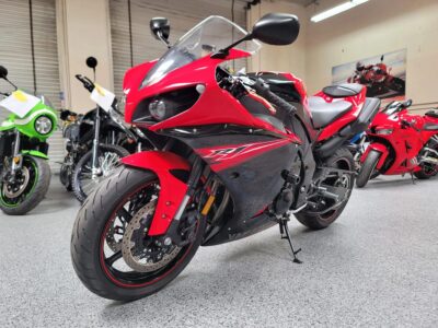 2013 Yamaha R1 RAVEN