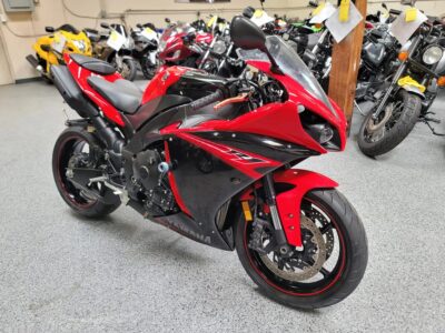 2013 Yamaha R1 RAVEN