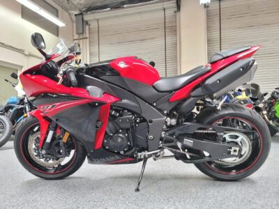 2013 Yamaha R1 RAVEN