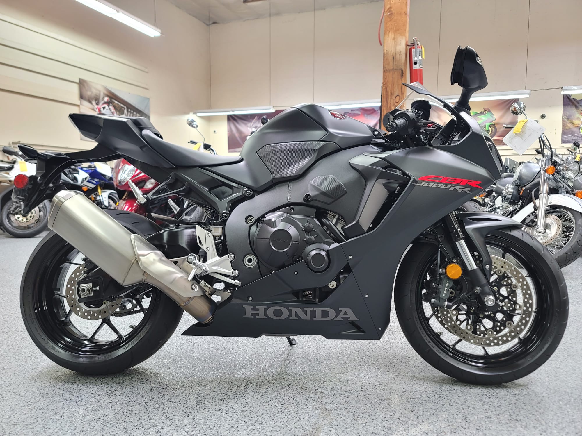 2019 HONDA CBR1000RR - 1000 Miles | AK Motors