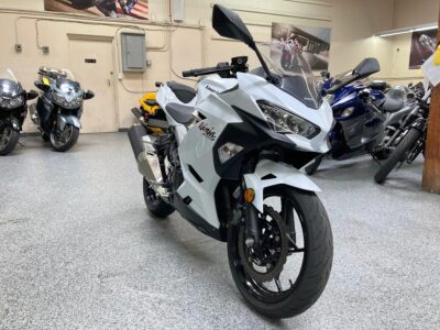 2020 Kawasaki Ninja 400 PEARL WHITE