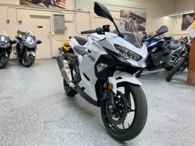 2020 Kawasaki Ninja 400 PEARL WHITE