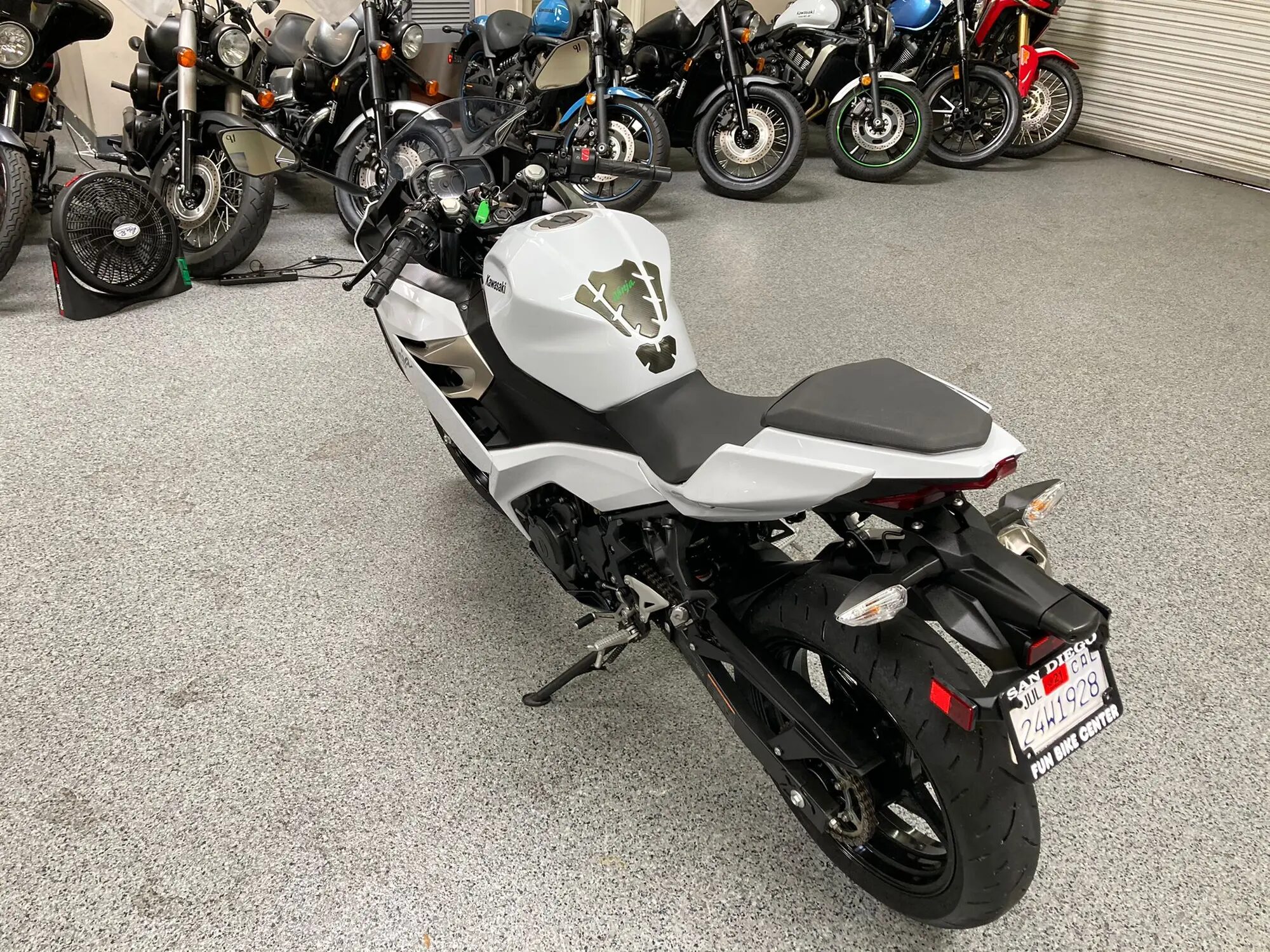 2020 Kawasaki Ninja 400 PEARL WHITE - AK MotorsAK Motors