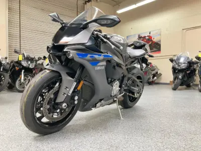 2016 Yamaha R1