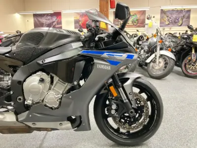 2016 Yamaha R1