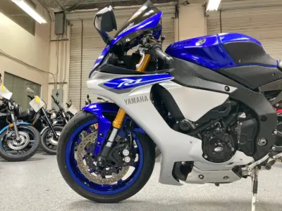 2015 Yamaha R1