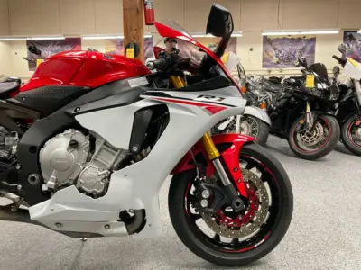 2015 Yamaha R1