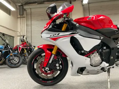 2015 Yamaha R1
