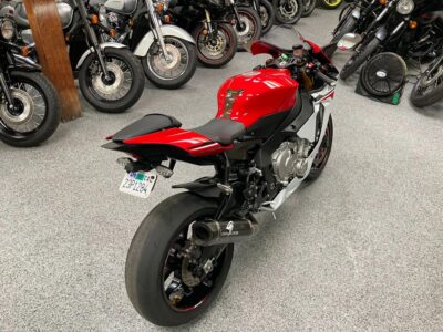 2015 Yamaha R1