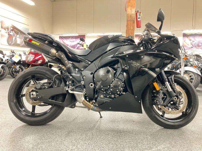2012 Yamaha R1 RAVEN