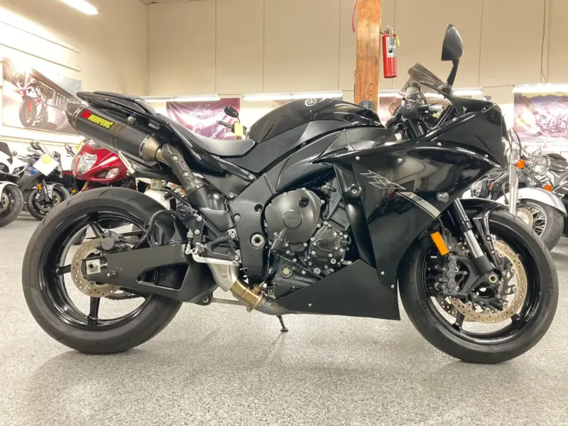 2012 Yamaha R1 RAVEN