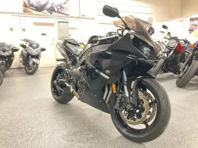 2012 Yamaha R1 RAVEN