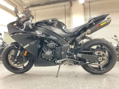 2012 Yamaha R1 RAVEN