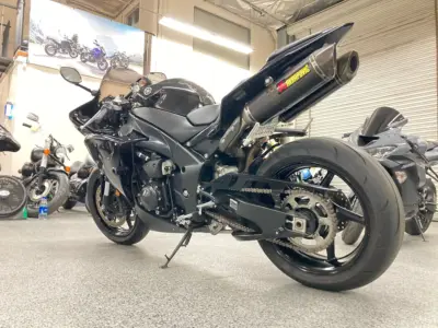 2012 Yamaha R1 RAVEN