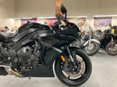 2012 Yamaha R1 RAVEN