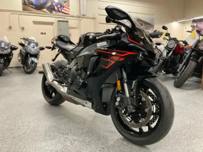 2017 Yamaha R1