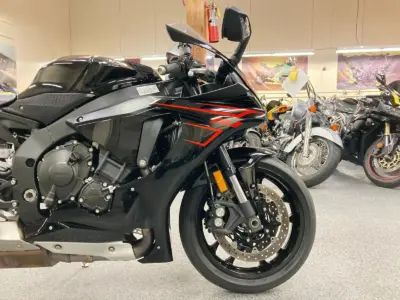 2017 Yamaha R1