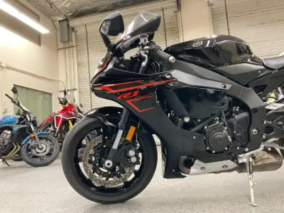 2017 Yamaha R1