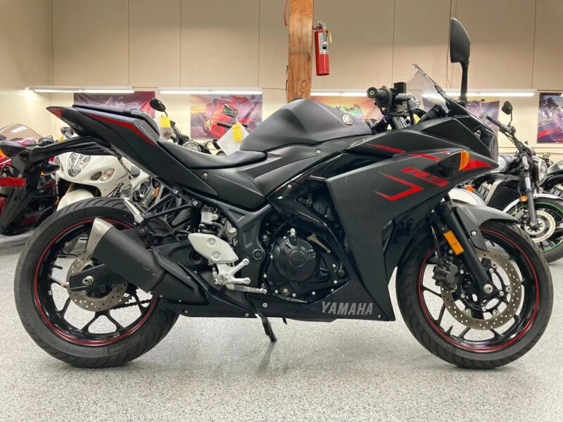 2017 Yamaha R3