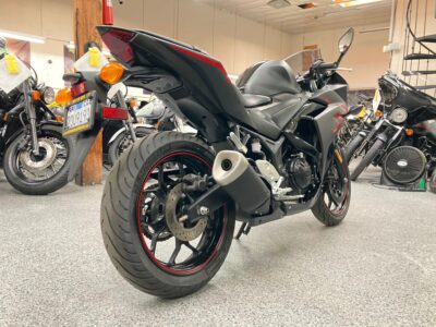 2017 Yamaha R3