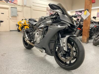 2016 Yamaha R1