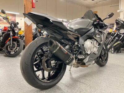 2016 Yamaha R1