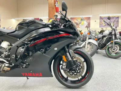 2015 Yamaha R6 Raven