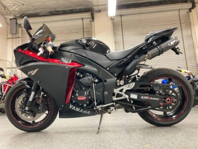2009 Yamaha R1 Crossplane Raven