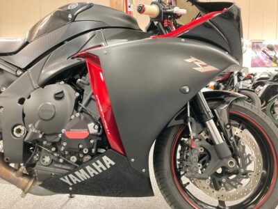 2009 Yamaha R1 Crossplane Raven