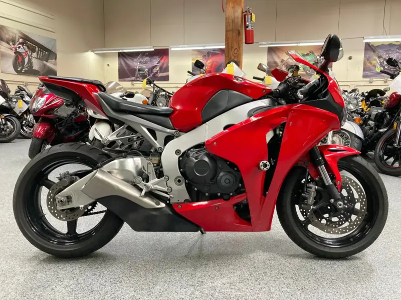 2011 HONDA CBR1000RR
