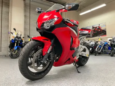 2011 HONDA CBR1000RR