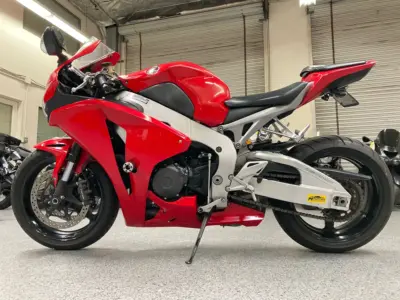 2011 HONDA CBR1000RR