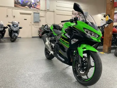 2018 Kawasaki Ninja 400 ABS KRT EDITION