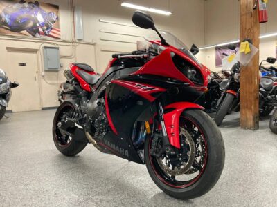 2013 Yamaha R1 RAVEN