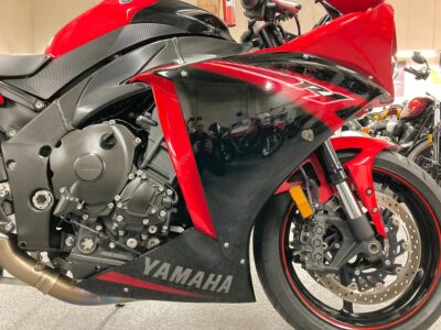2013 Yamaha R1 RAVEN