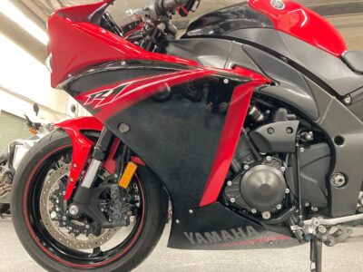 2013 Yamaha R1 RAVEN