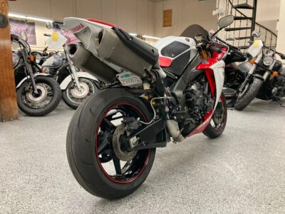 2009 Yamaha R1 Crossplane OHLINS