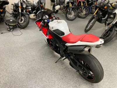 2009 Yamaha R1 Crossplane OHLINS
