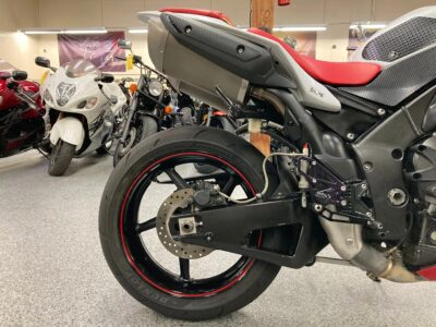 2009 Yamaha R1 Crossplane OHLINS