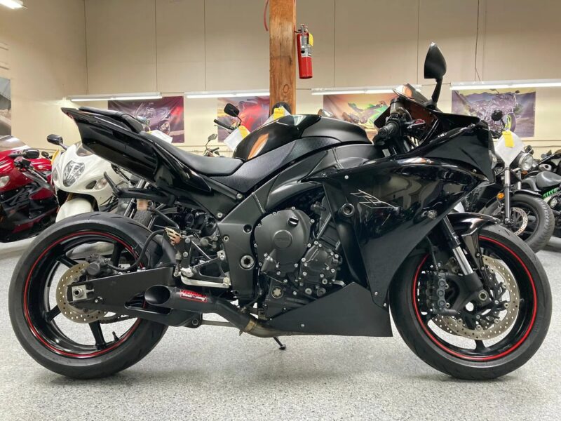2012 Yamaha R1 RAVEN