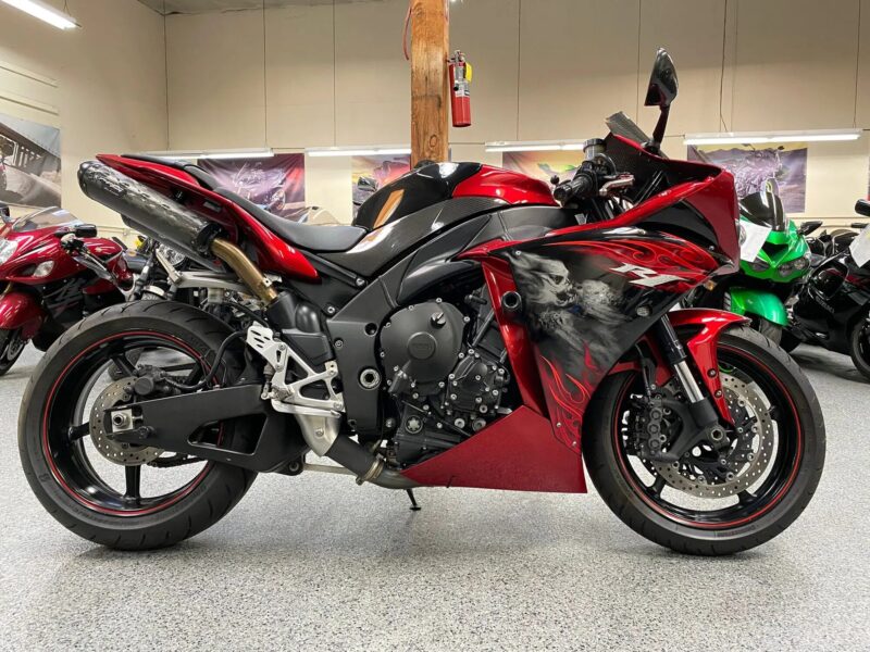 2011 Yamaha R1 Crossplane Raven