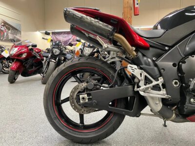 2011 Yamaha R1 Crossplane Raven