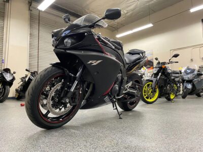 2009 Yamaha R1 Crossplane Raven